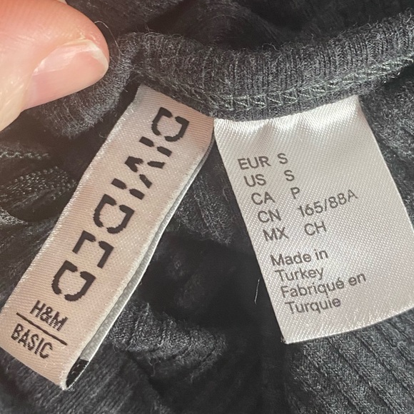 Pair Of H&M Divided Small Long Sleeve Tees - Picture 7 of 14